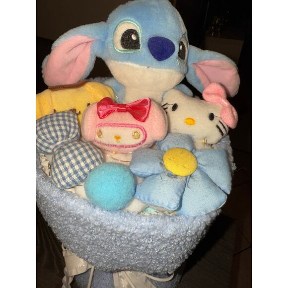 Stitch Knitted Bouquet - Picture 3 of 5